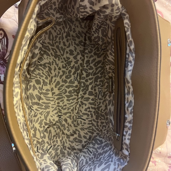 Guess Purse - Picture 4 of 7